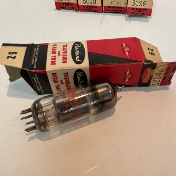 Lot of 8 Vintage Electronic Tubes untested - Picture 10 of 11